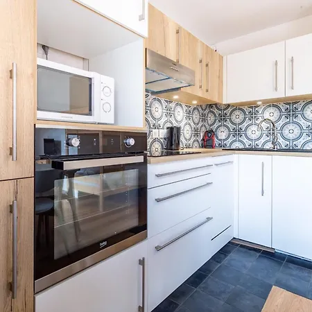 Very Bright Cocoon With Balcony Near The Slopes كورشوفيل